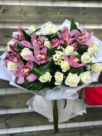 Букет цветов из: Розы и Хризантемы в Кривошеино