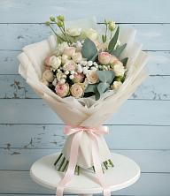 Букет цветов из:  Розы и Лизиантусы в Кривошеино
