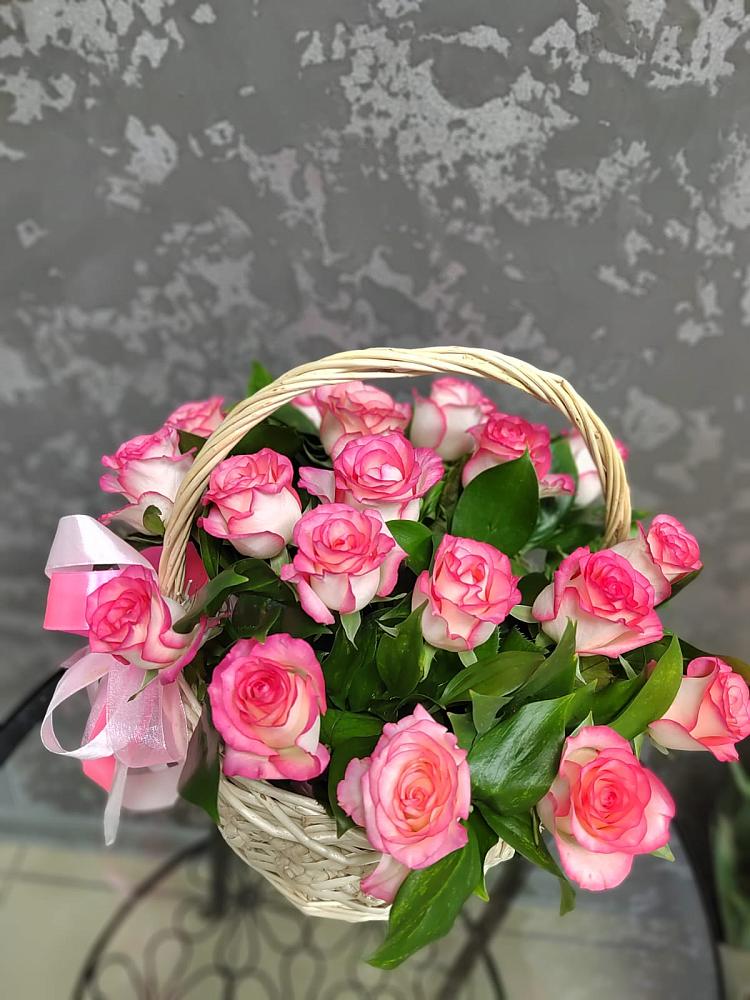 Цветочная композиция из Розы в корзине в Кривошеино