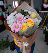 Букет цветов из:  Герберы, Розы и Хризантемы в Кривошеино