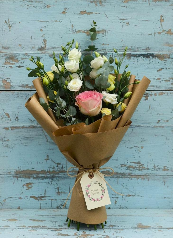 Букет цветов из: Розы и Лизиантусы в Кривошеино