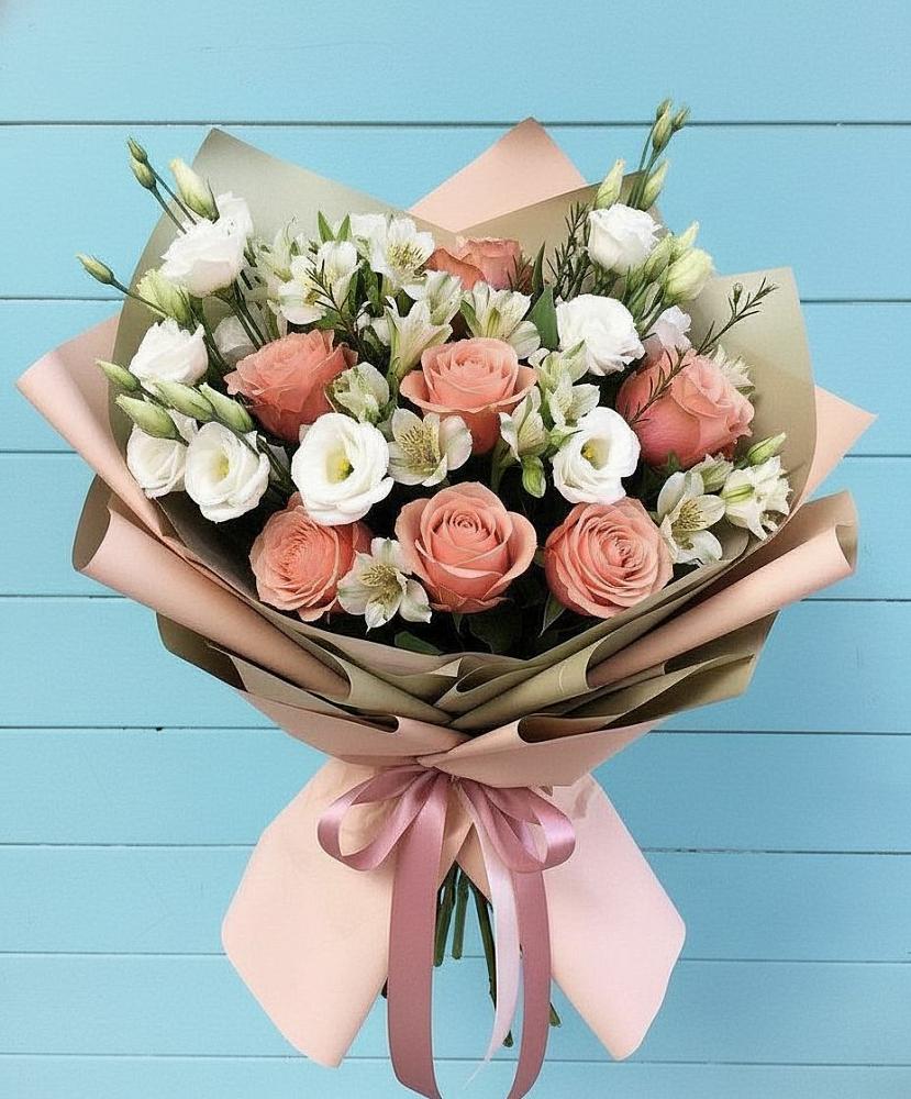 Букет цветов из: Розы, Альстромерии и Лизиантусы в Кривошеино
