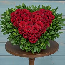 Цветочная композиция из Розы в виде сердца в Кривошеино