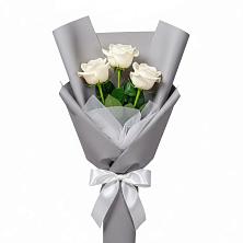 Букет 3 белые розы в Кривошеино