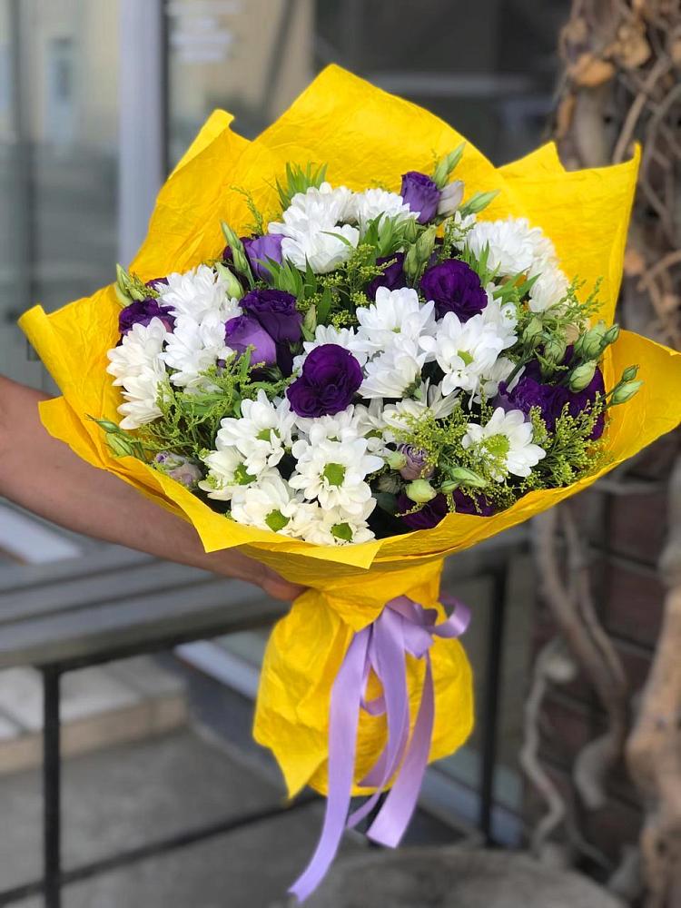 Букет цветов из: Ирисы, Хризантемы и Ромашки в Кривошеино