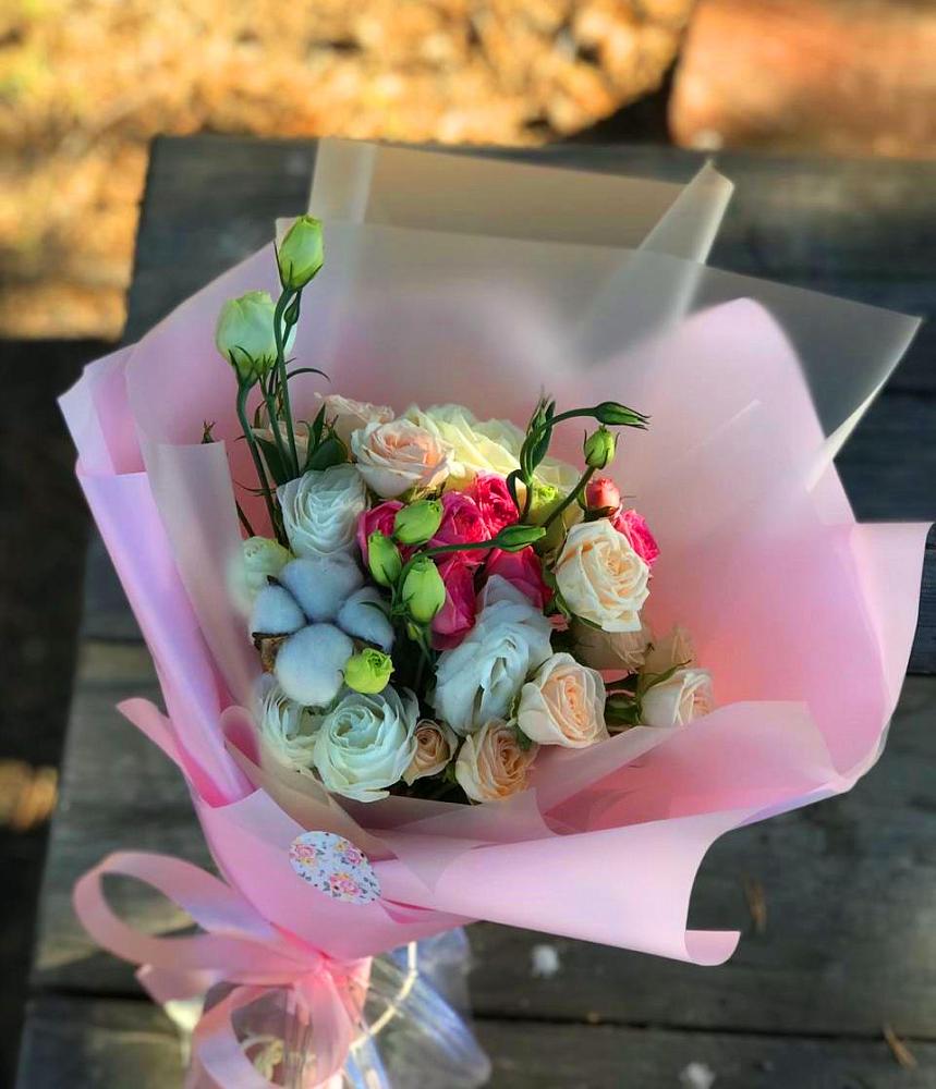 Букет цветов из: Розы и Лизиантусы в Кривошеино