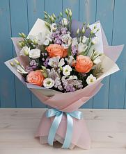 Букет цветов из:  Лизиантусы, Розы, Альстромерии и Гипсофила в Кривошеино