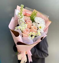 Букет цветов из:  Хризантемы и Розы в Кривошеино