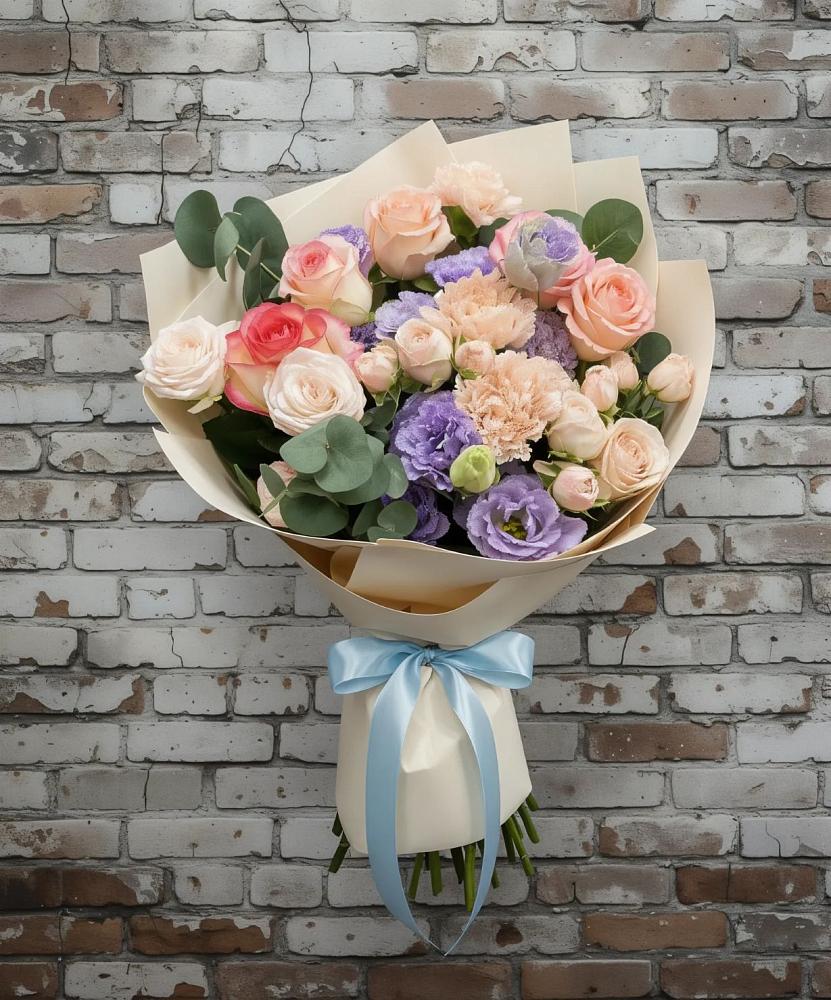 Букет цветов из: Розы, Лизиантусы и Гвоздики в Кривошеино