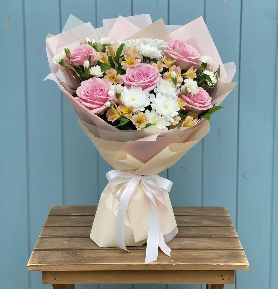 Букет цветов из: Гвоздики, Орхидеи и Розы в Кривошеино