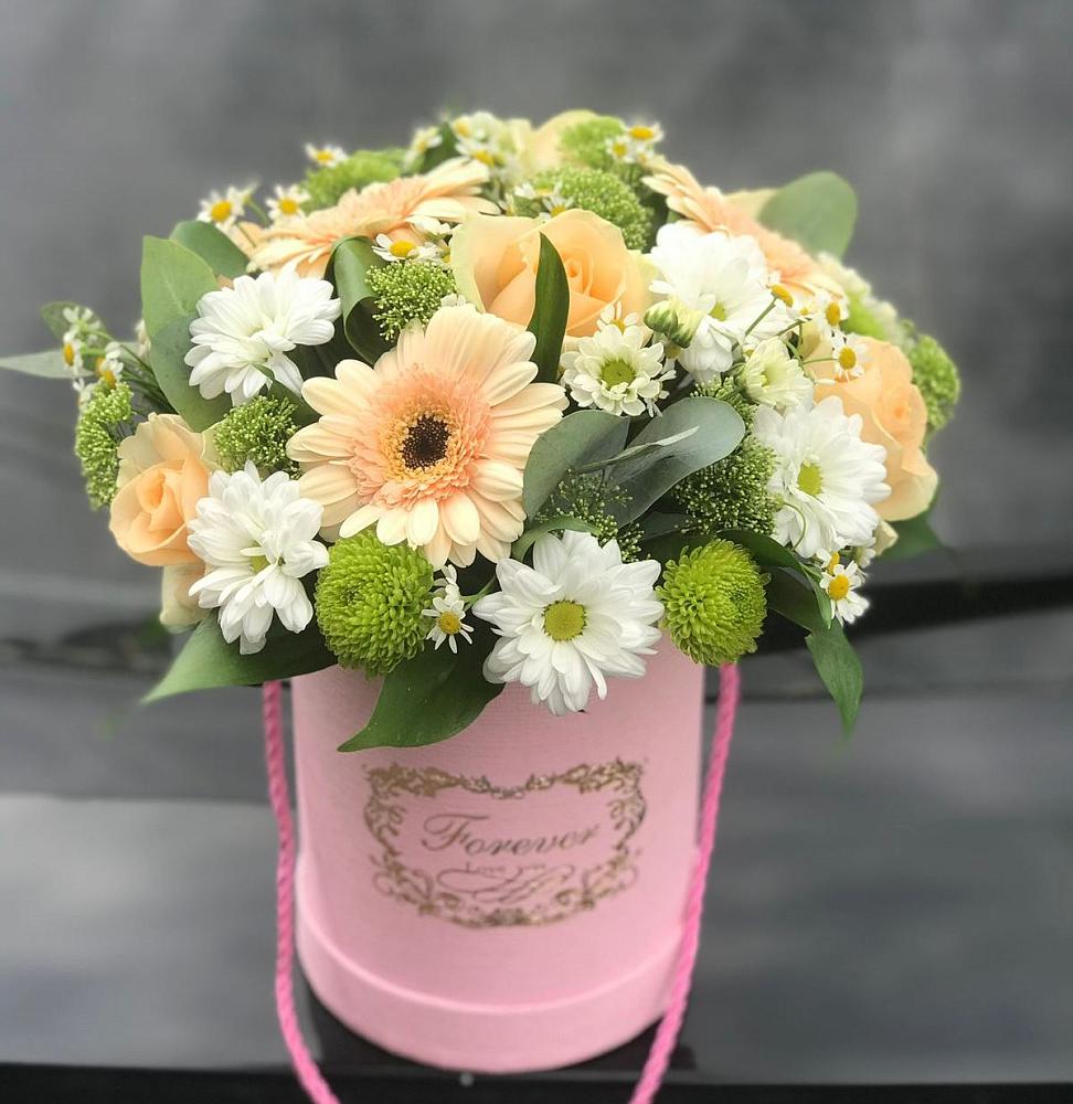 Цветочная композиция из Розы, Герберы и Хризантемы в шляпной коробке в Кривошеино