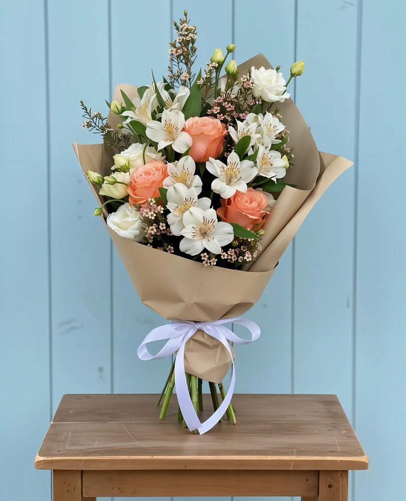 Букет цветов из: Альстромерии, Лизиантусы, Розы и Хризантемы в Кривошеино