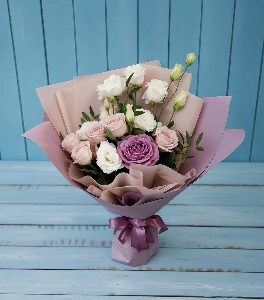 Букет цветов из: Розы и Лизиантусы в Кривошеино