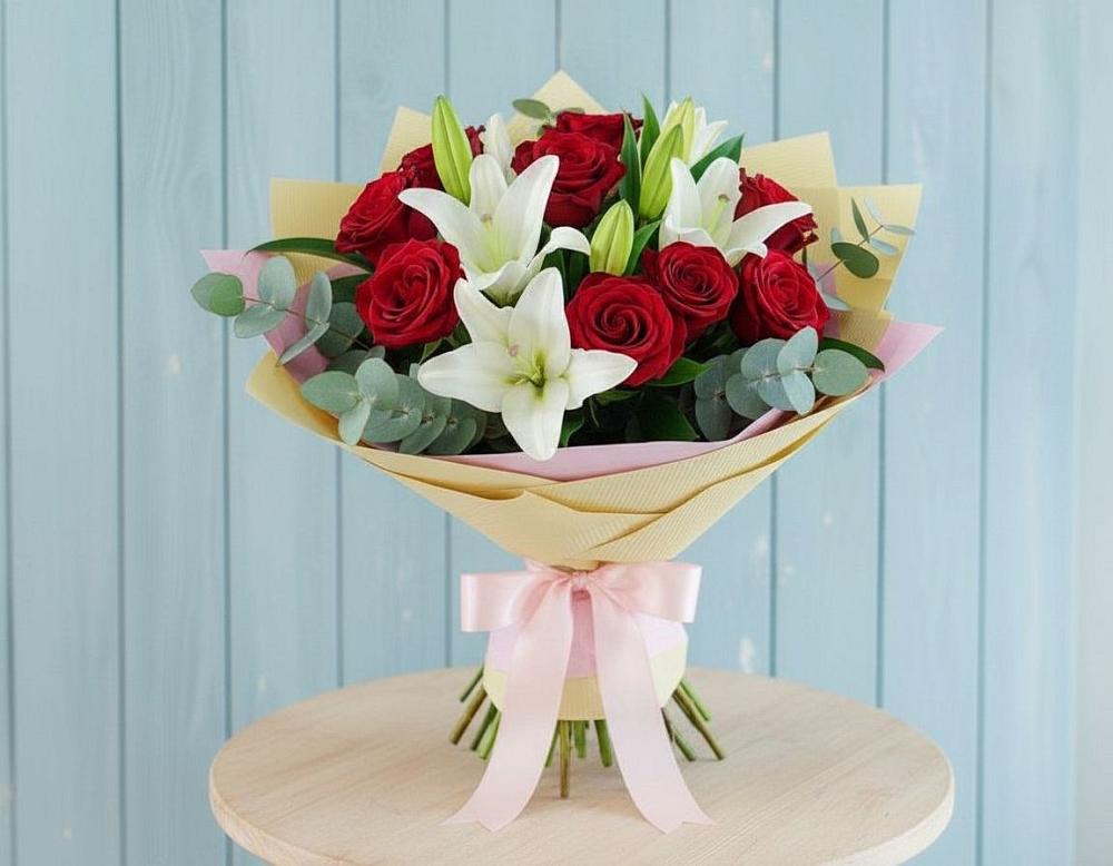 Букет цветов из: Лилии и Розы в Кривошеино